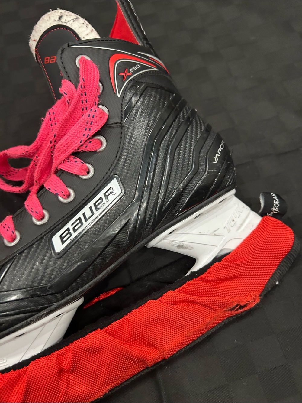 Bauer vapour X250 size 9 1/2